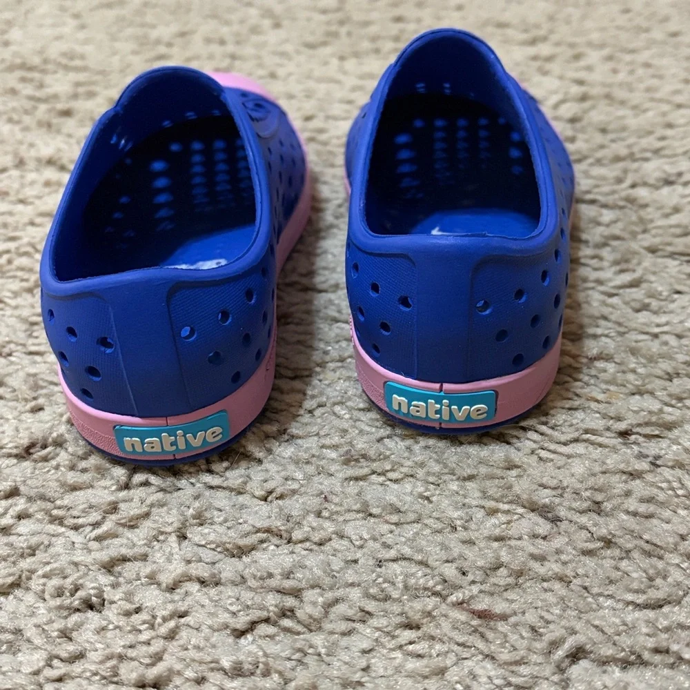 Native Kids Water Shoes - Blue with Pink Accents